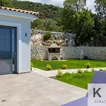 Casa Del Sole With Infinity Pool In Mousata! * Mousata