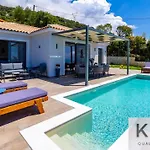 Casa Del Sole With Infinity Pool In Mousata!