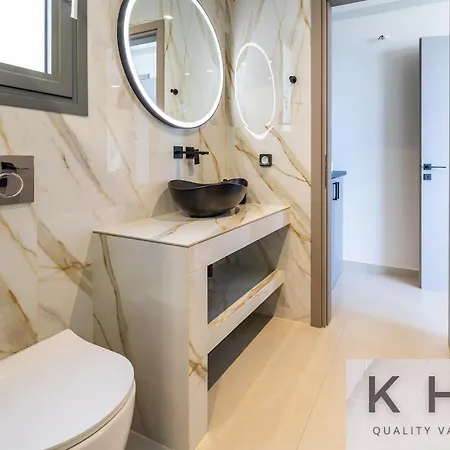 Casa Del Sole With Infinity Pool In Mousata! Villa