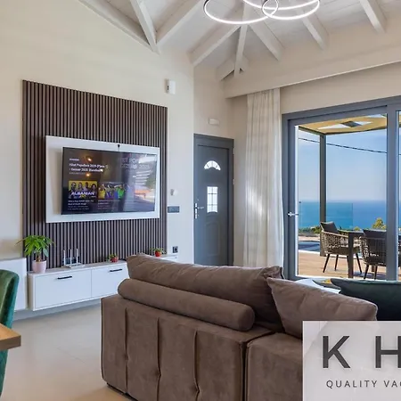 Casa Del Sole With Infinity Pool In Mousata! *