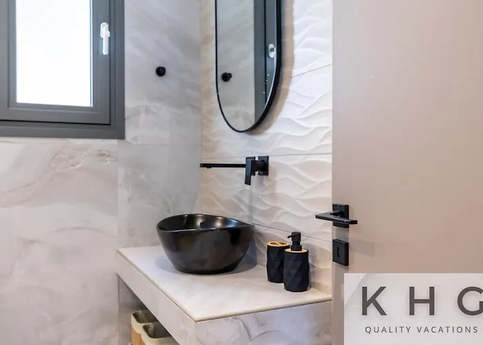 Villa Casa Del Sole With Infinity Pool In Mousata! Mousata