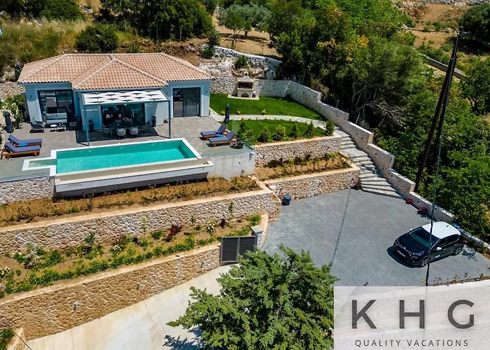 Casa Del Sole With Infinity Pool In Mousata!