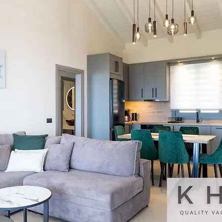 Villa Casa Del Sole With Infinity Pool In Mousata! Mousata