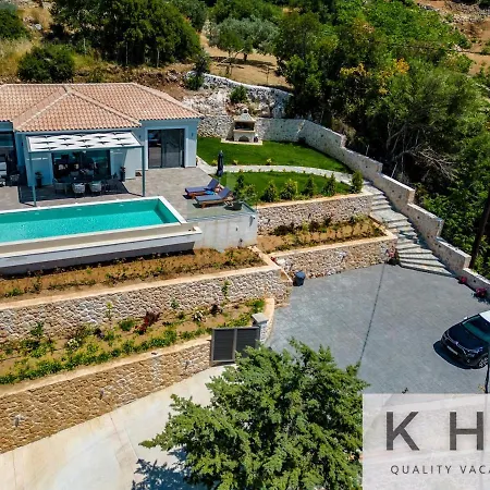 Casa Del Sole With Infinity Pool In Mousata!