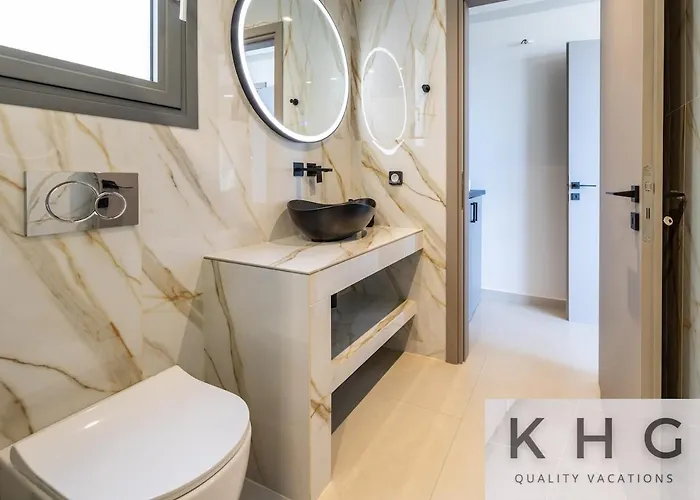 Casa Del Sole With Infinity Pool In Mousata! Villa