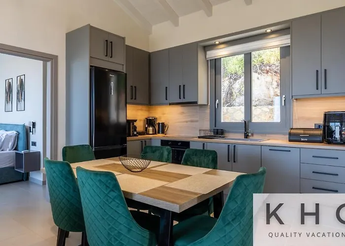 Villa Casa Del Sole With Infinity Pool In Mousata!