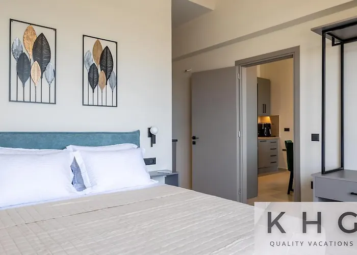 Casa Del Sole With Infinity Pool In Mousata! Mousata