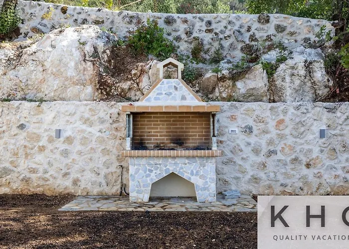 Casa Del Sole With Infinity Pool In Mousata! * Mousata