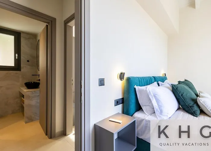 Casa Del Sole With Infinity Pool In Mousata! *