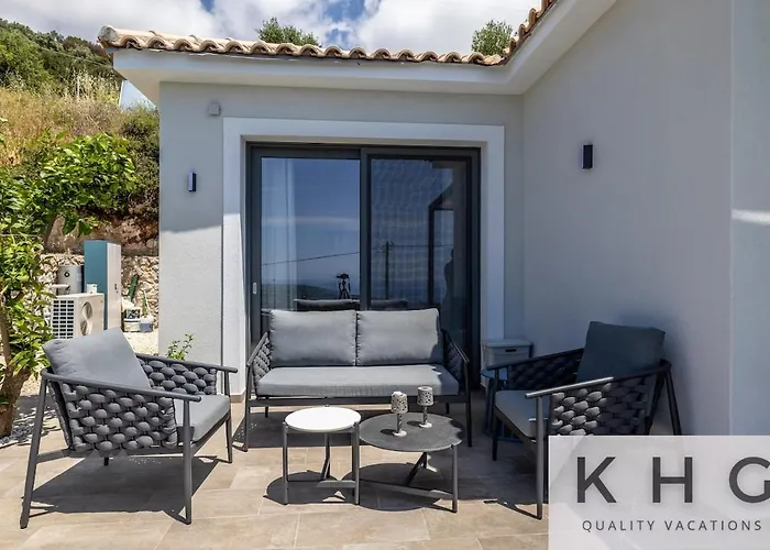 Casa Del Sole With Infinity Pool In Mousata! Villa *