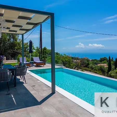 Casa Del Sole With Infinity Pool In Mousata! *